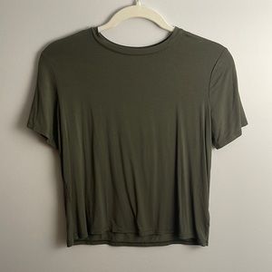 x-small, super soft relaxed tee-shirt, soooo soft!!! 🍦🥝